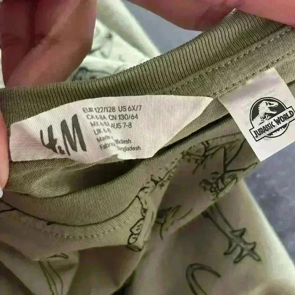 Olive Green Jurassic World - Picture 3 of 3